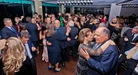 Baile de aniversário de 83 anos