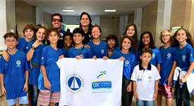 Equipe de natação comemora resultados em competição em Aracaju