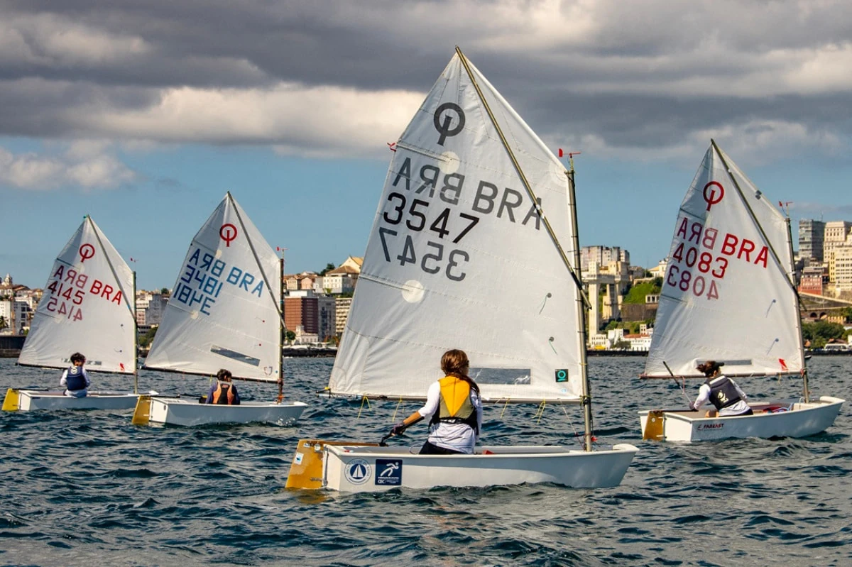 Atletas do Yacht Clube da Bahia se destacam na Regata Marcílio Dias